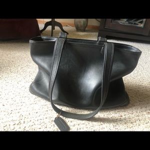 Coach Black shoulder bag zipped closure